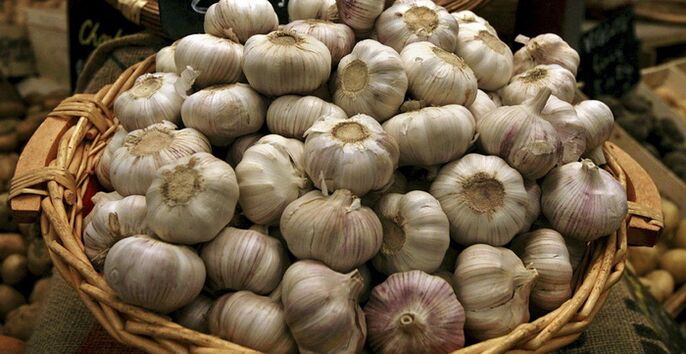 Garlic normalizes blood circulation in the genitals